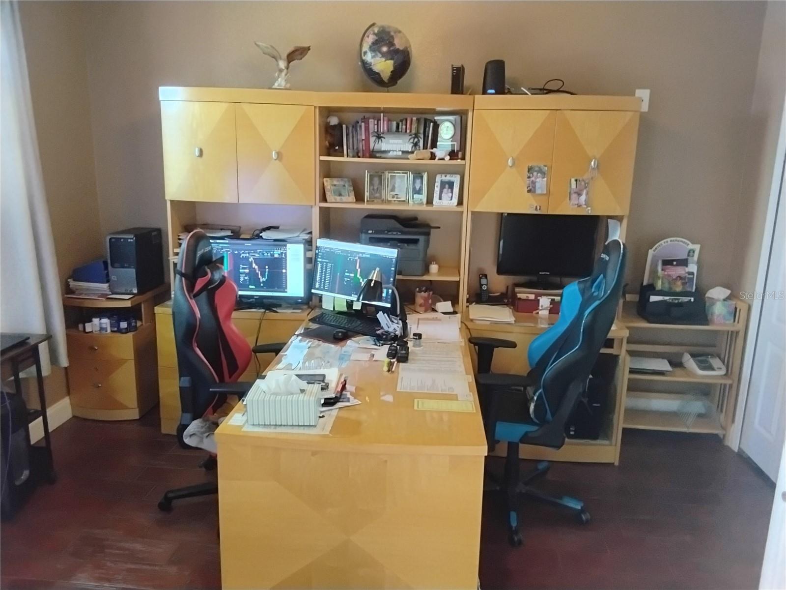 Office/ or 5th bedroom
