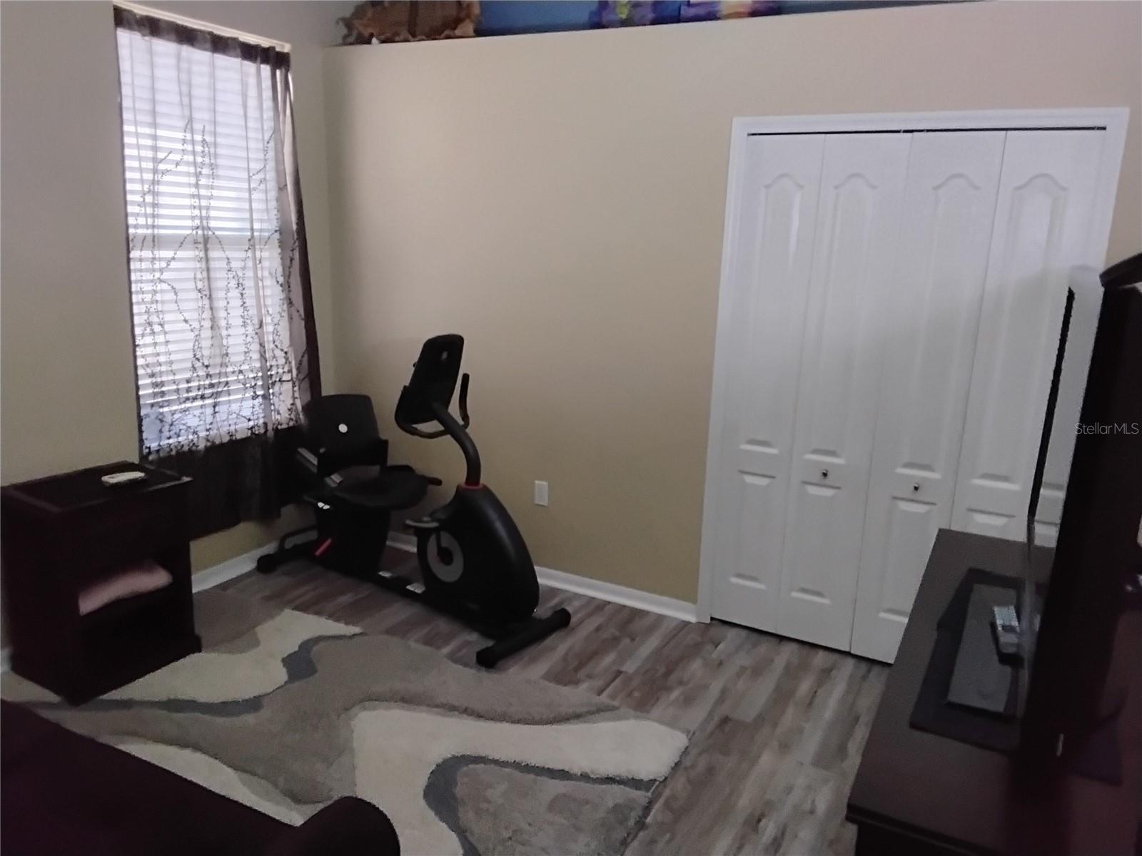 2nd bedroom