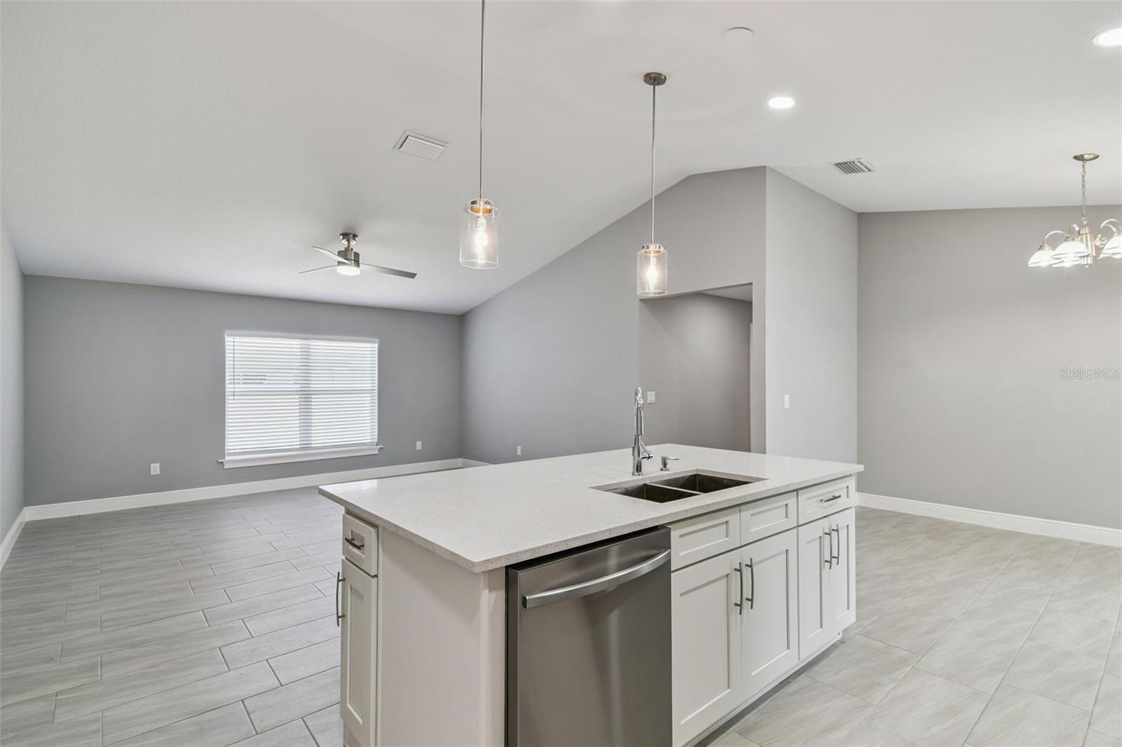 Kitchen / Living Room Combo