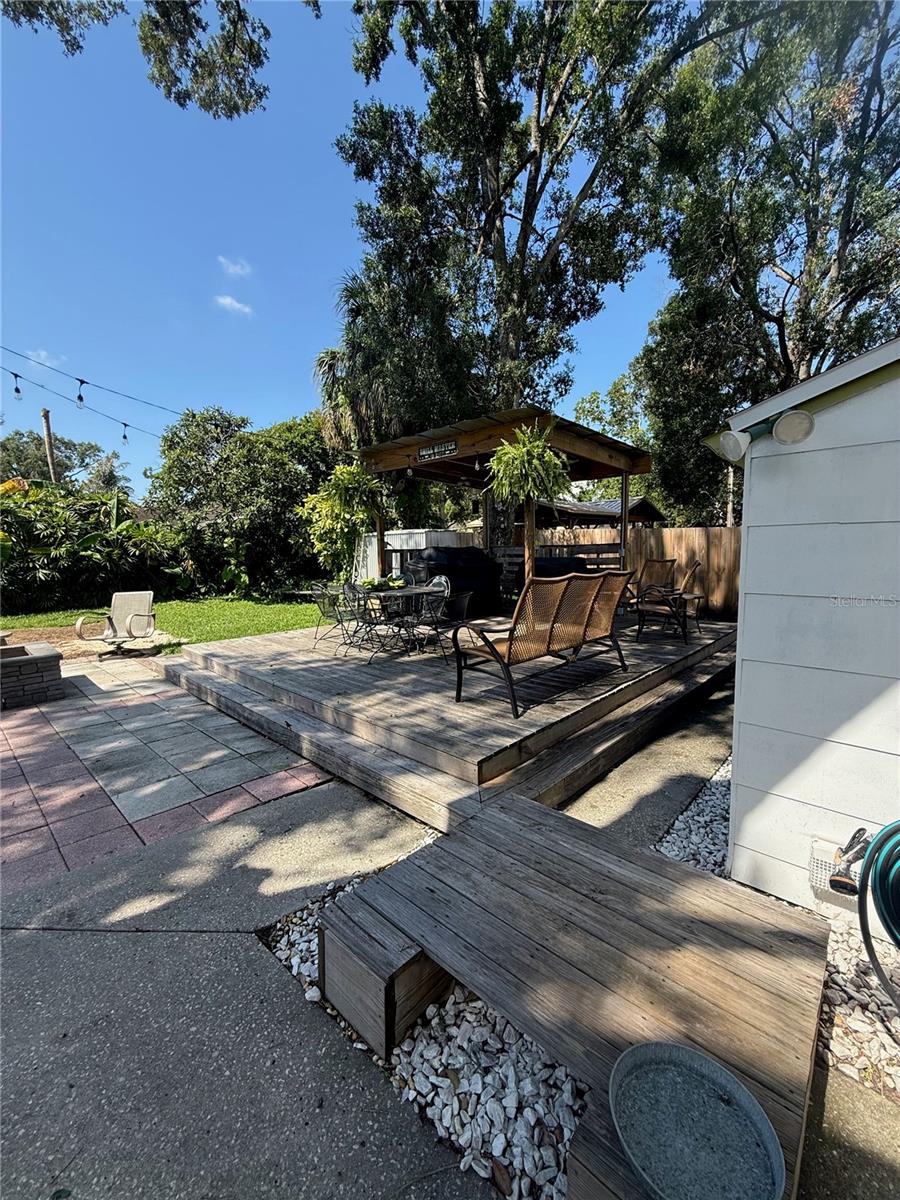 Large deck and cover for entertaining