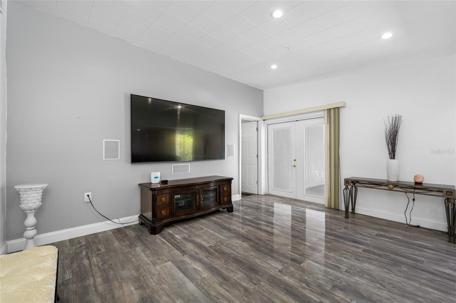 Spacious Family Room