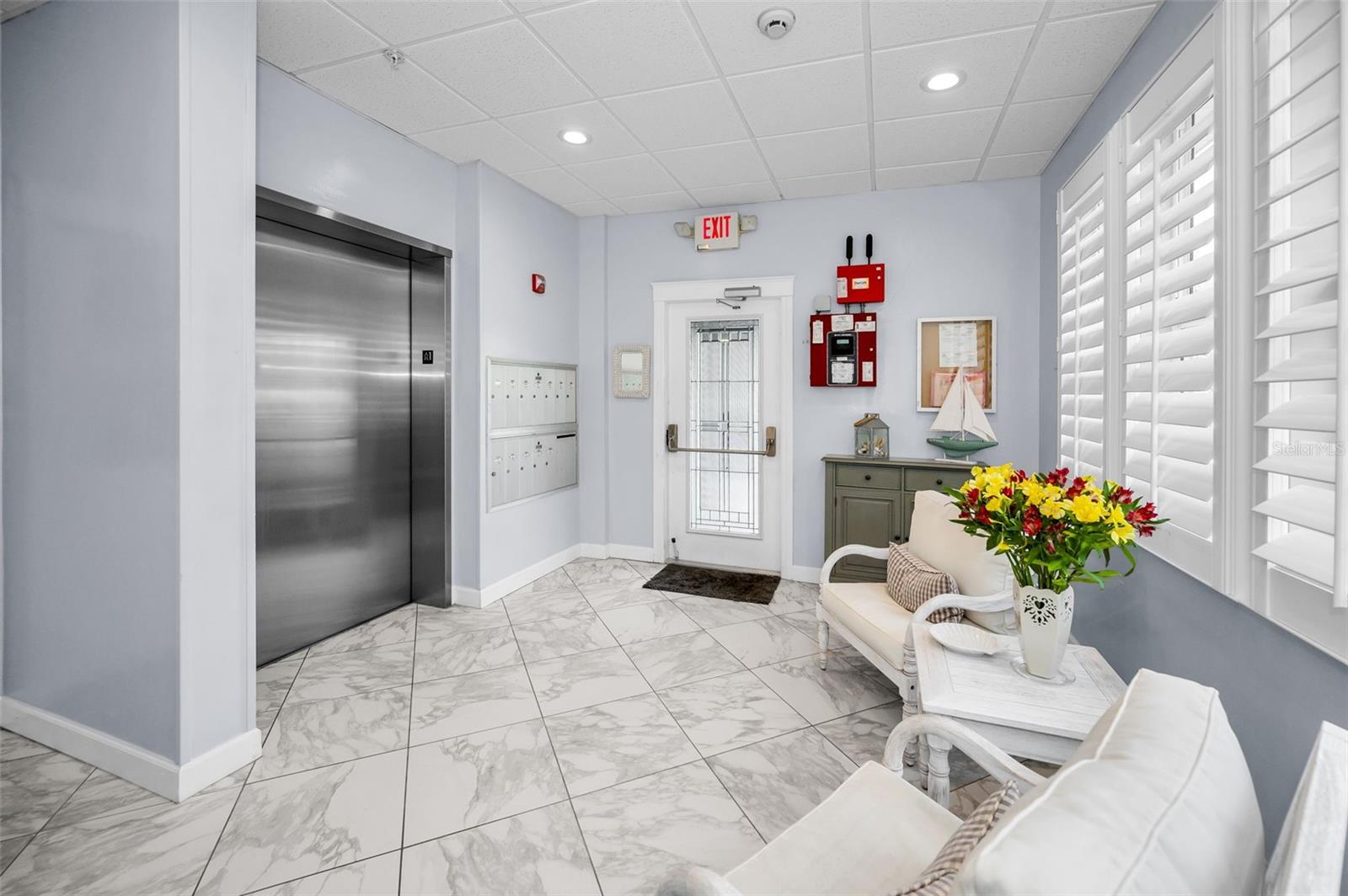LOBBY, ELEVATOR AND MAIL BOXES