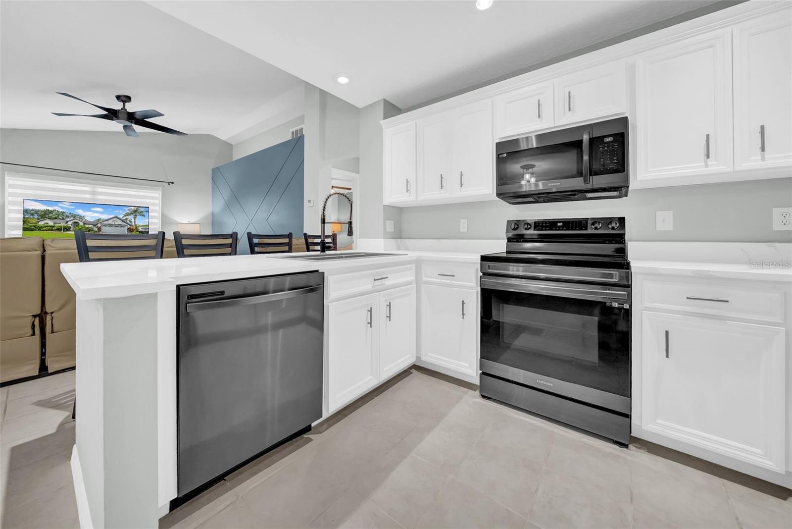 New Quartz countertops!