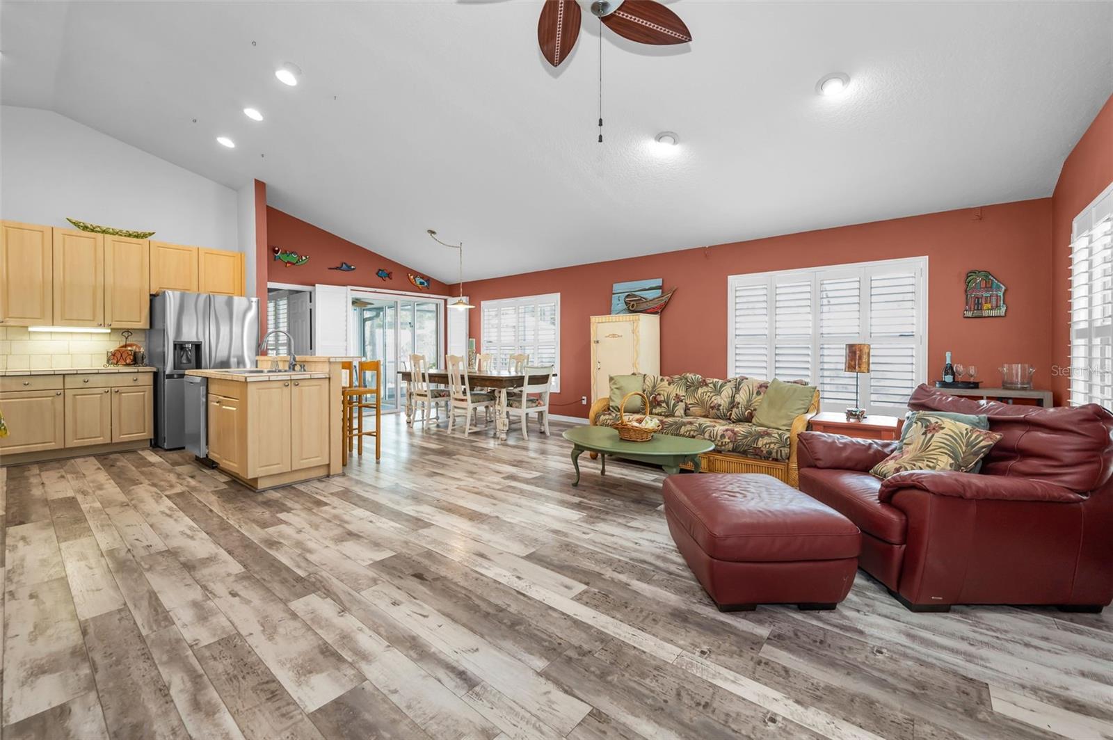 Open Floorplan with high ceilings