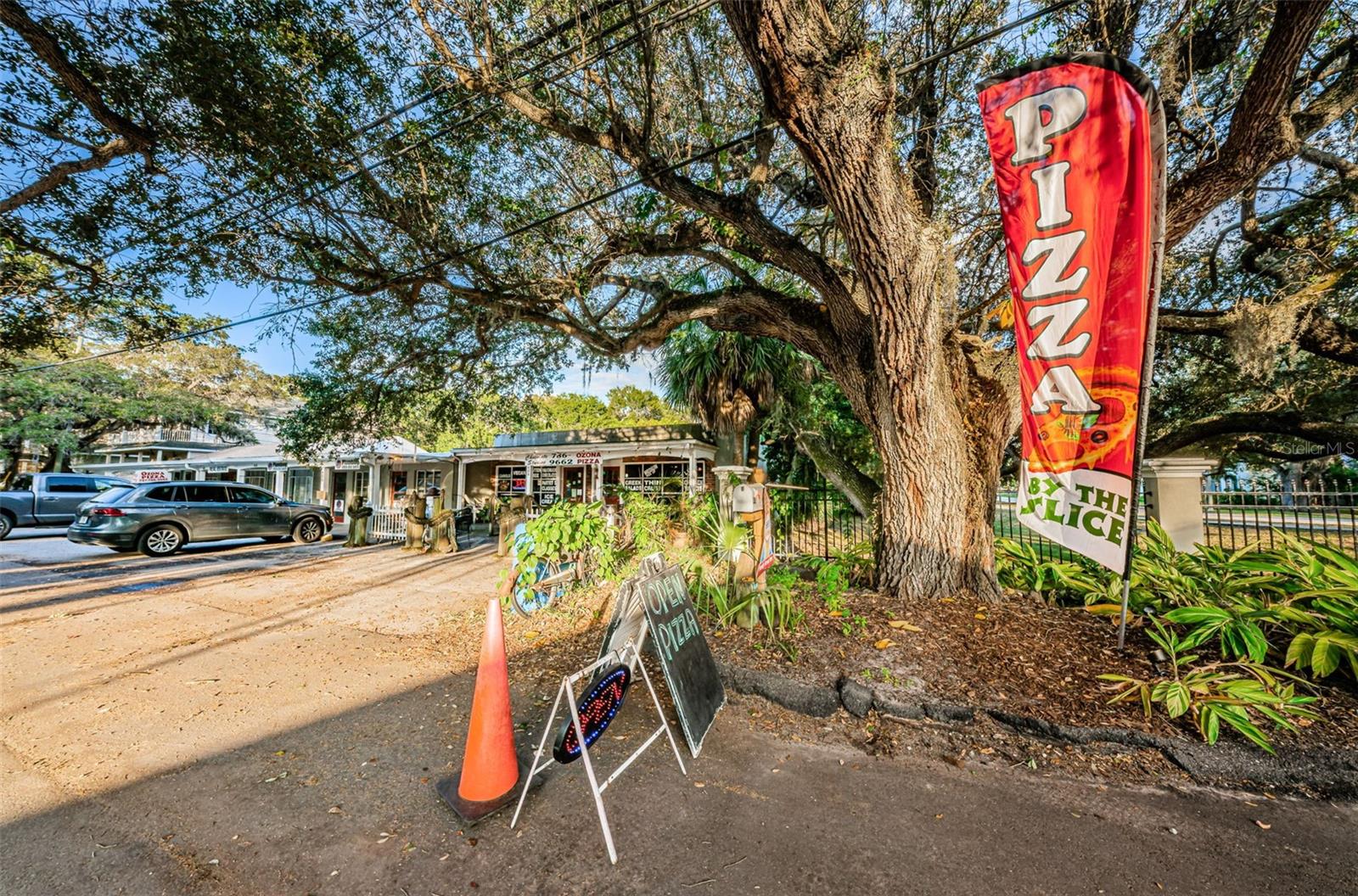 Ozona Pizza