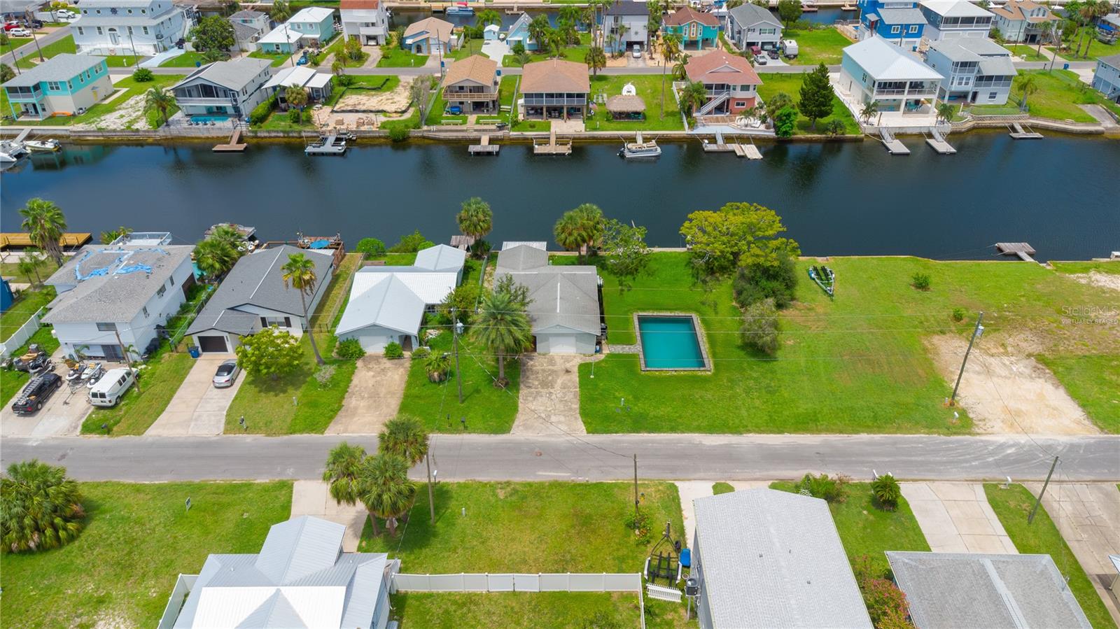 Virtually staged Pool