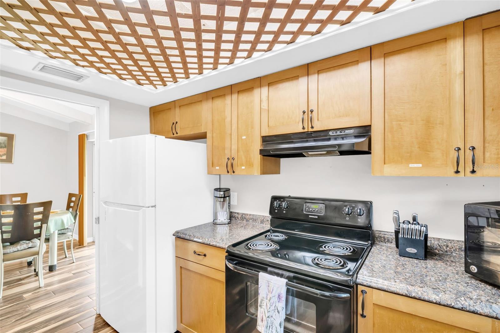 Kitchen (trellis coming out) new lighting cover coming