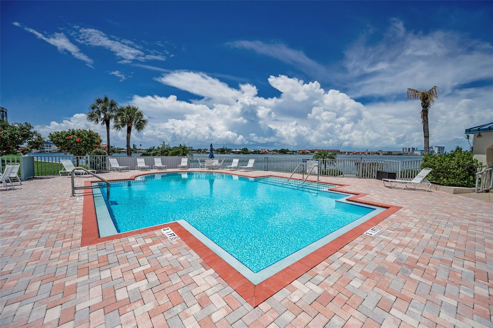Beachwalker pool
