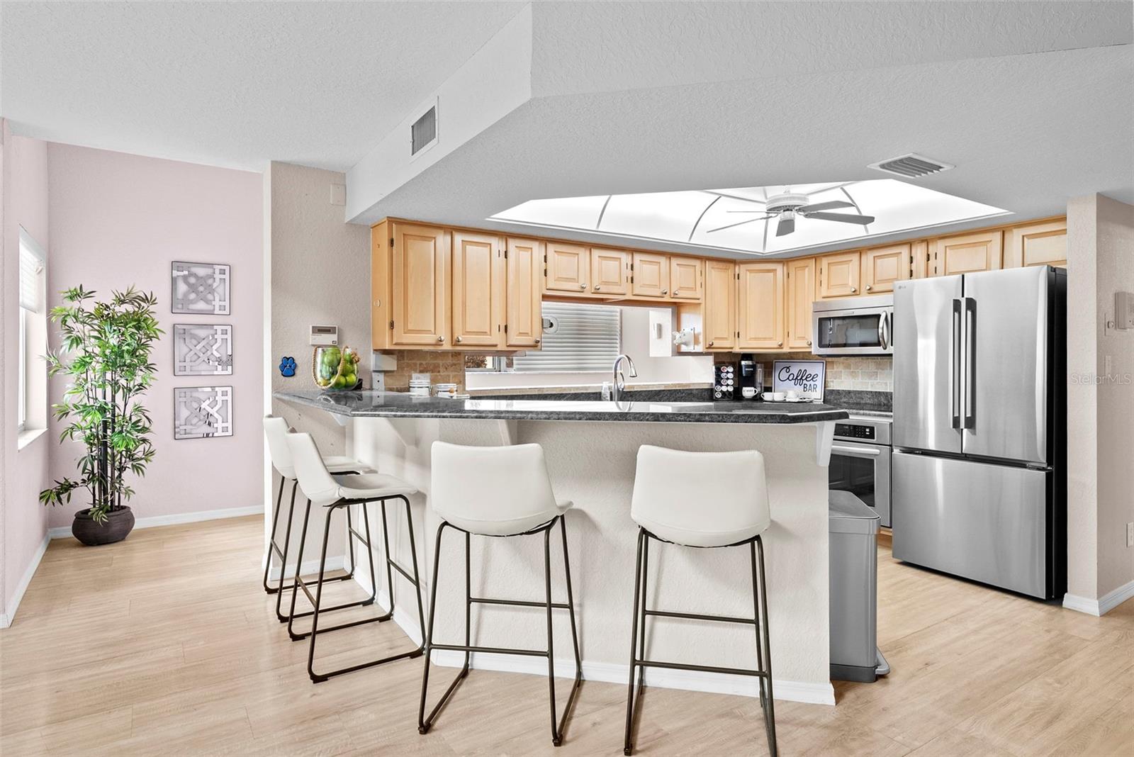 Kitchen bar