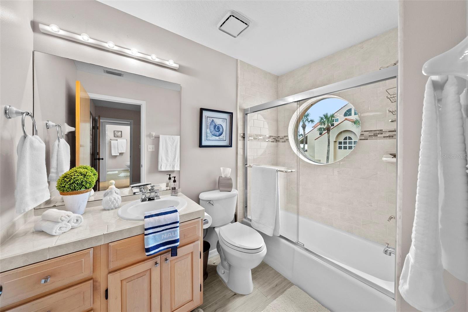 Guest bath 2