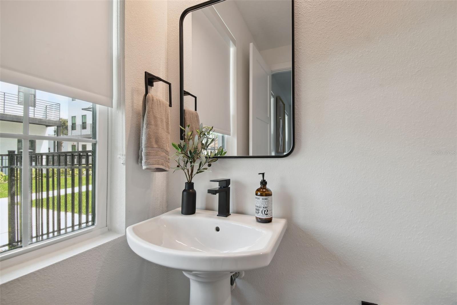 Guest Bath - Level 1