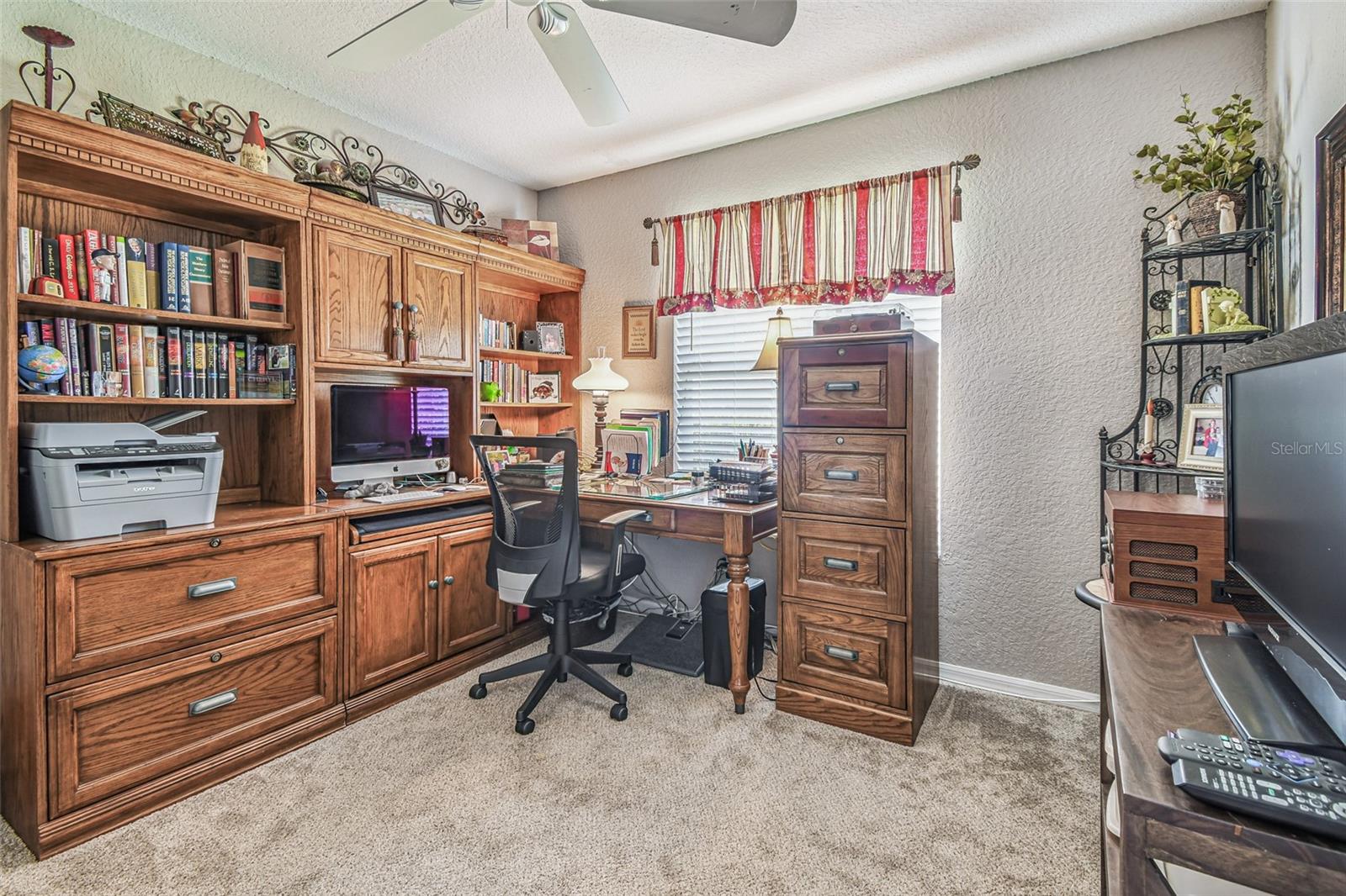 Bedroom 2/office