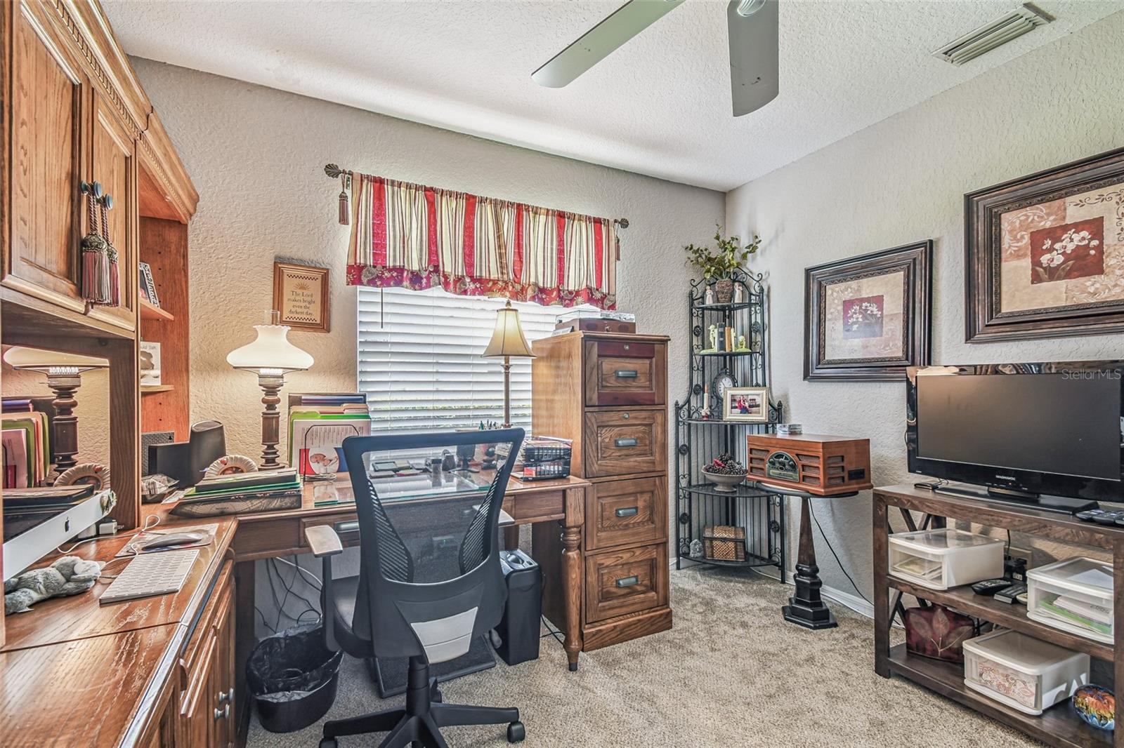 Bedroom 2/office