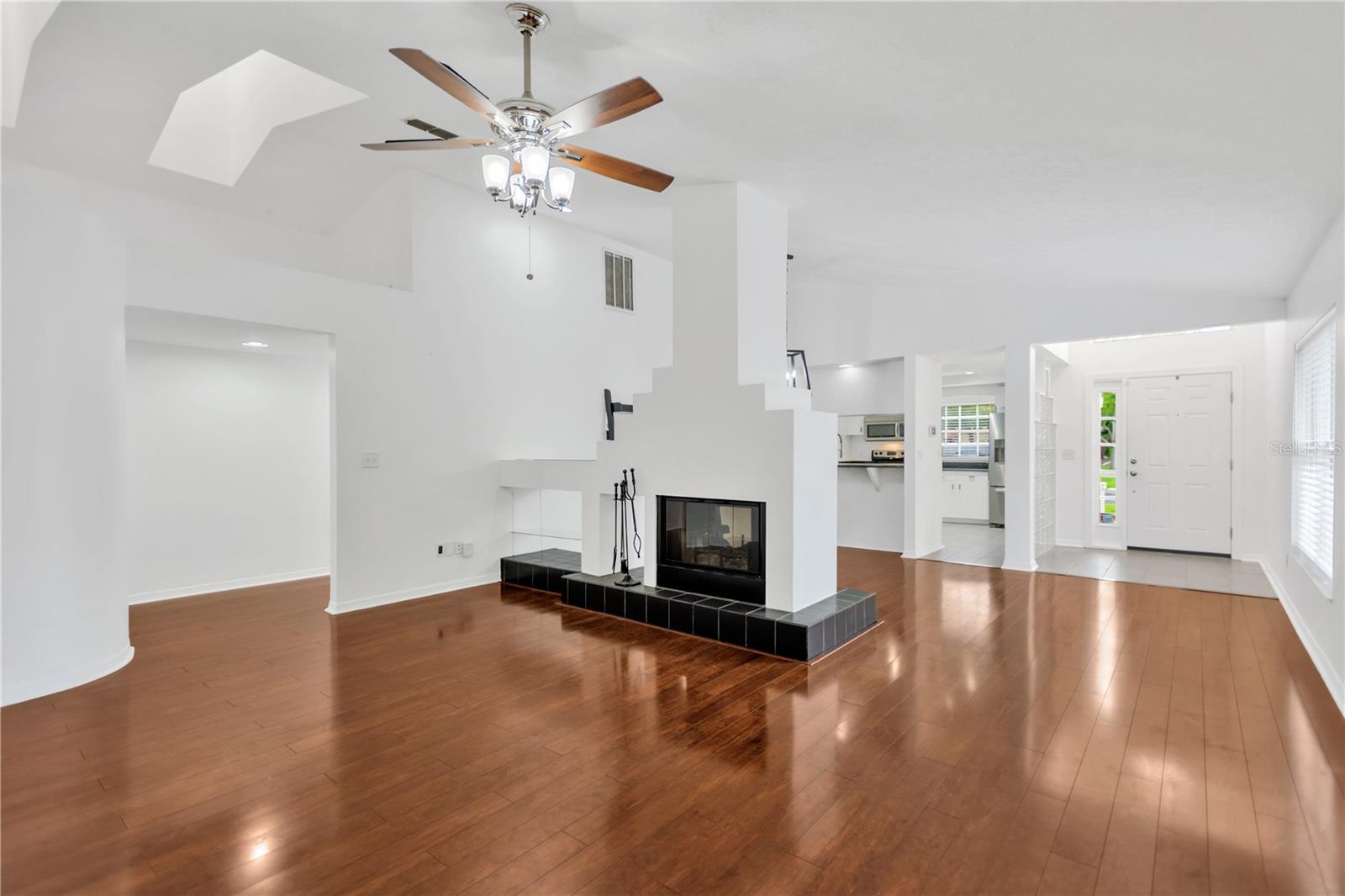 Open Floor Plan!