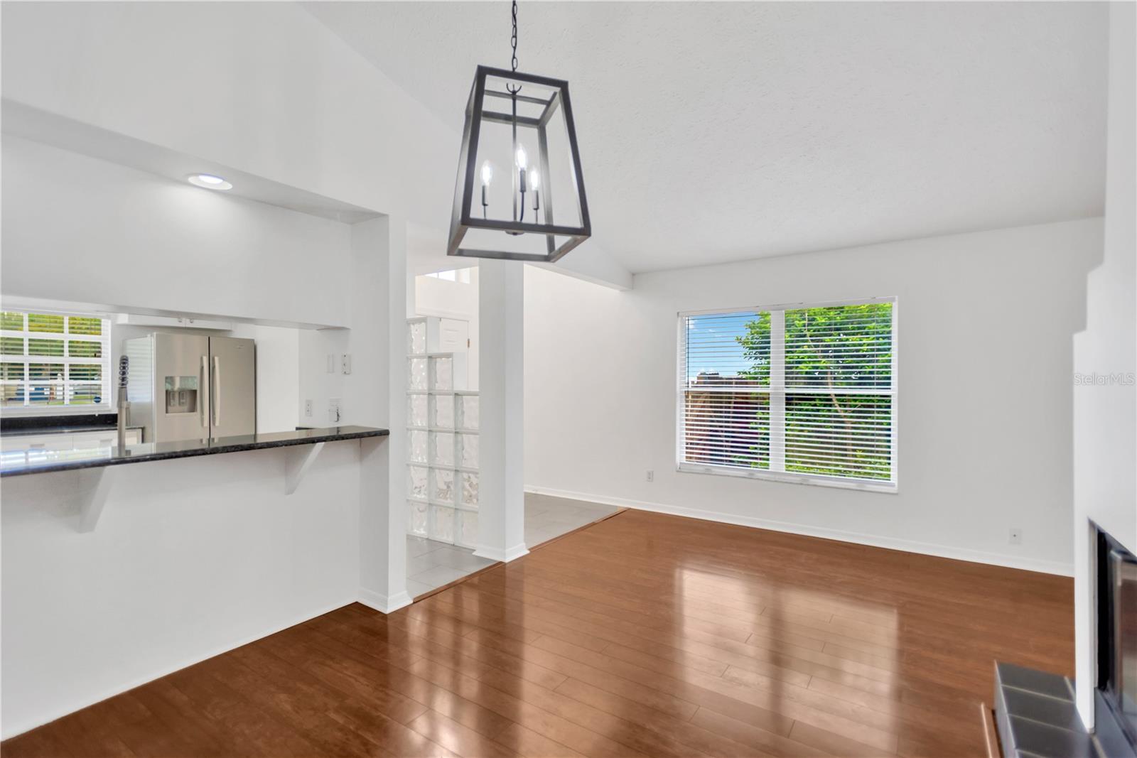 Dining Room Passage to Kitchen & Breakfast Bar!