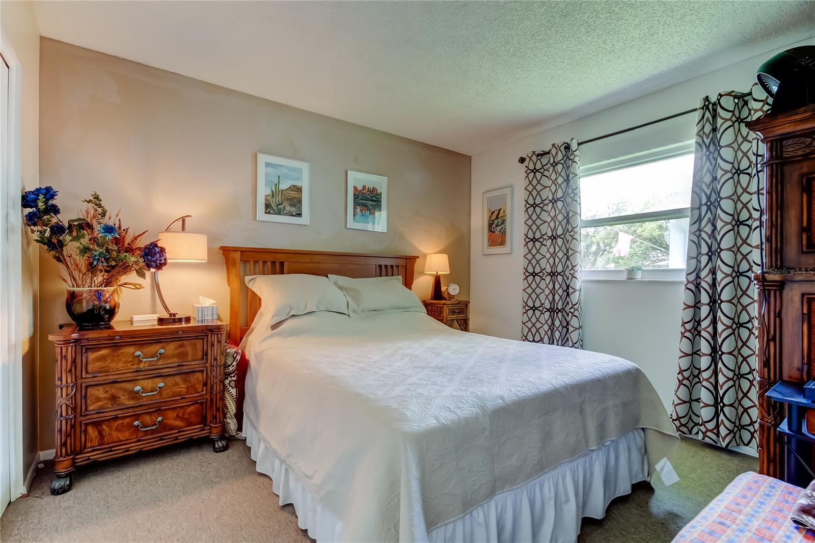 Guest bed