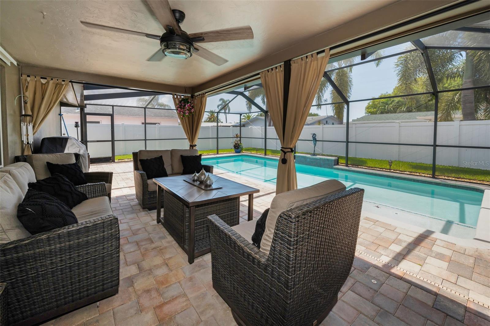 Lanai/Pool