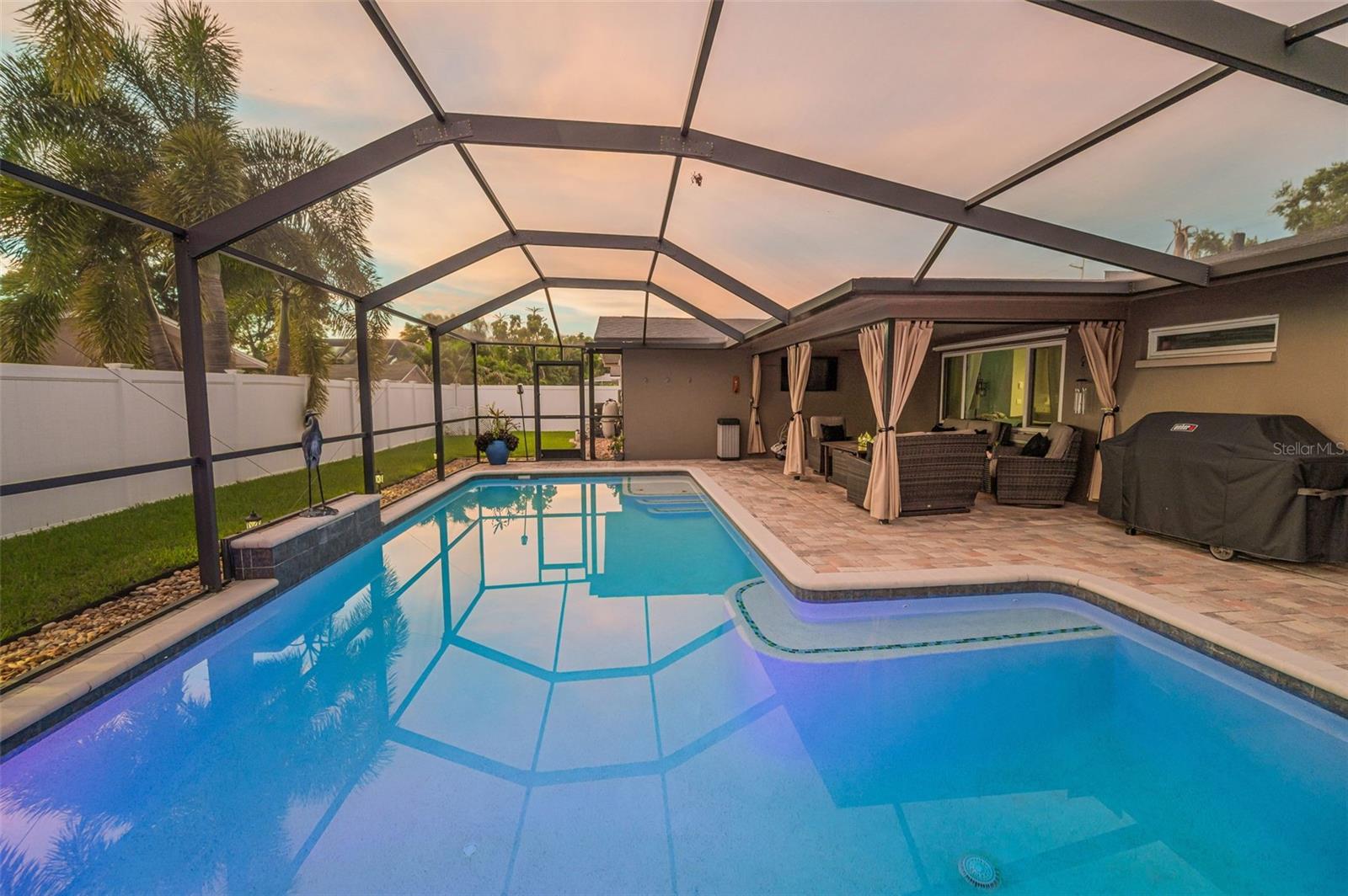 Pool/Lanai