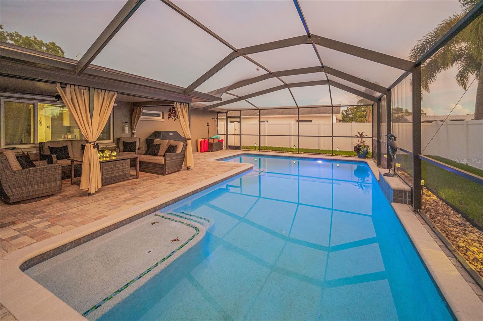 Pool/Lanai