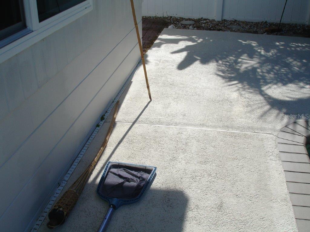 Side of yard on east side