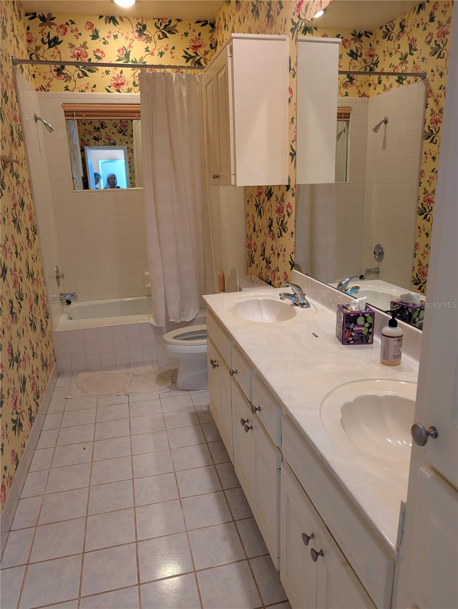 Full bath with double vanity off bedroom 4!
