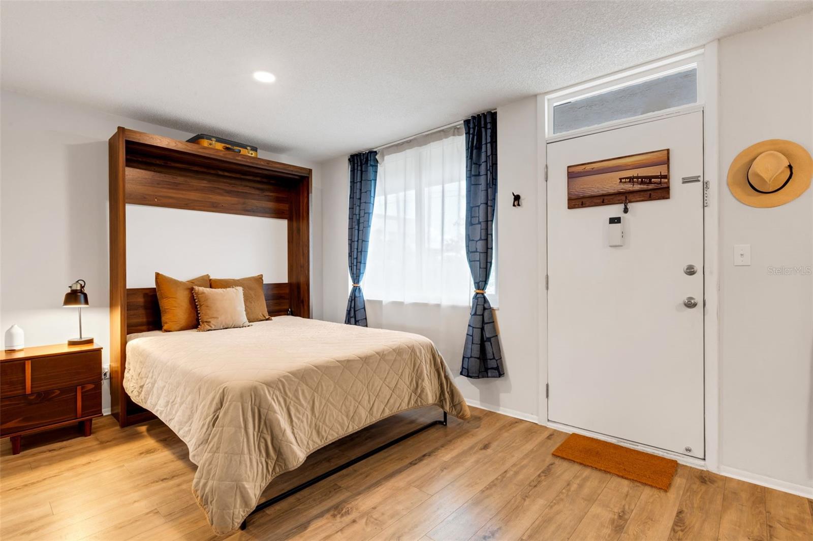 Murphy bed