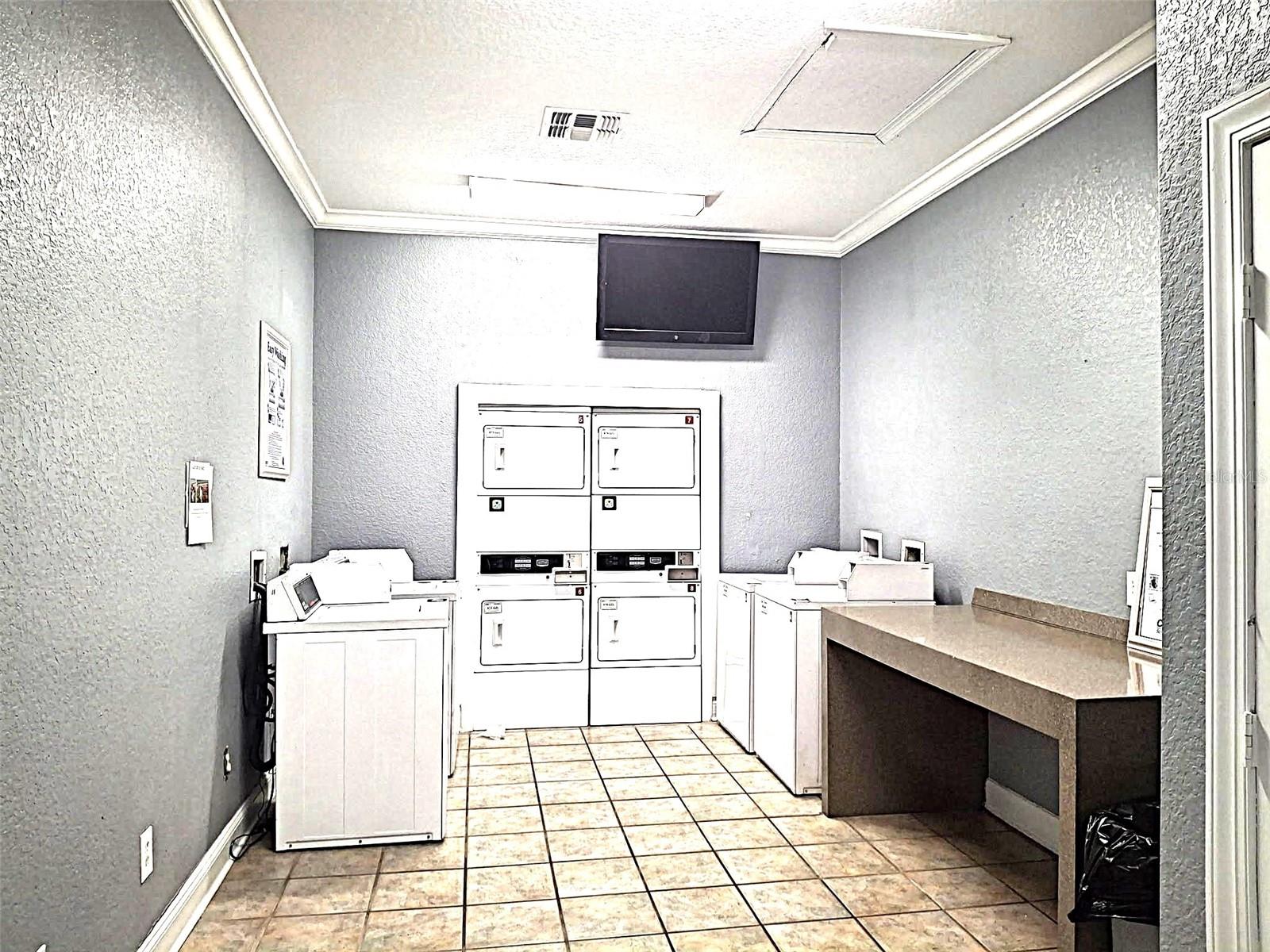 TB8415881