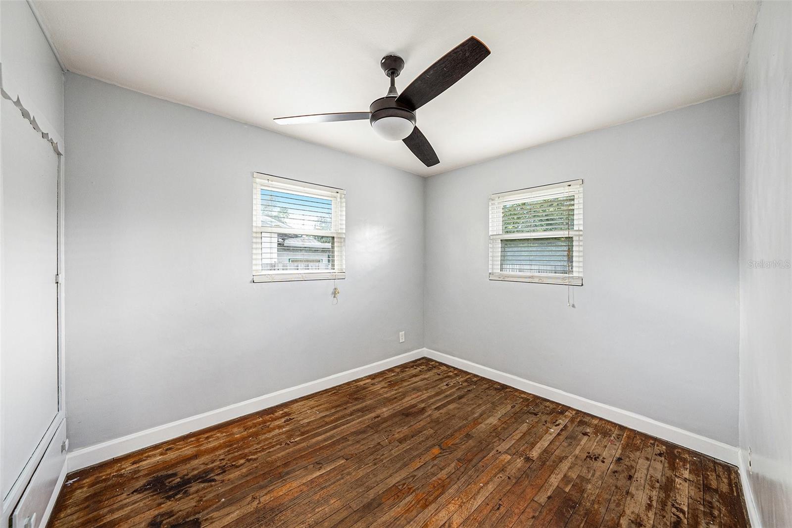 Second bedroom.
