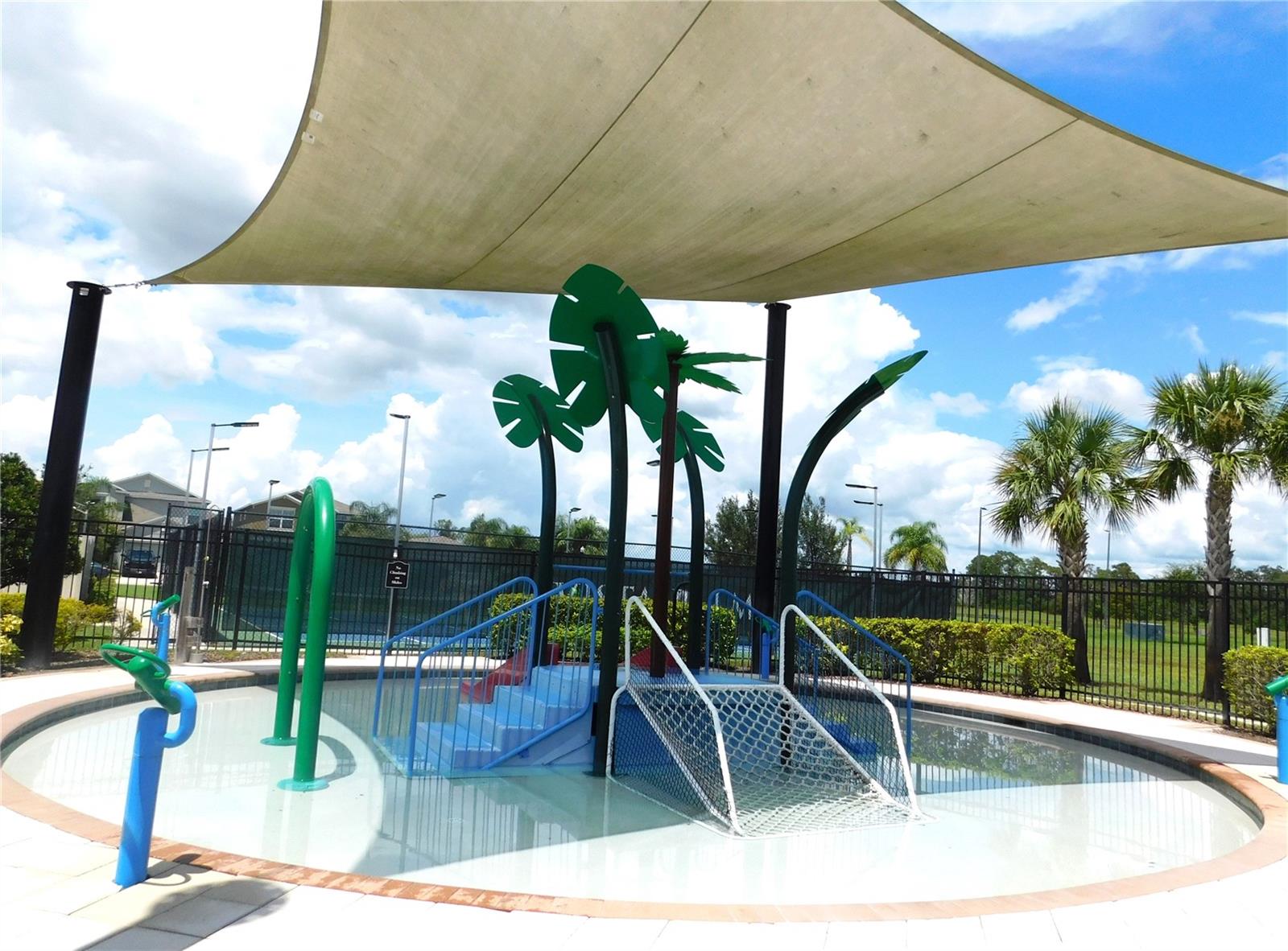 Tot splash pad
