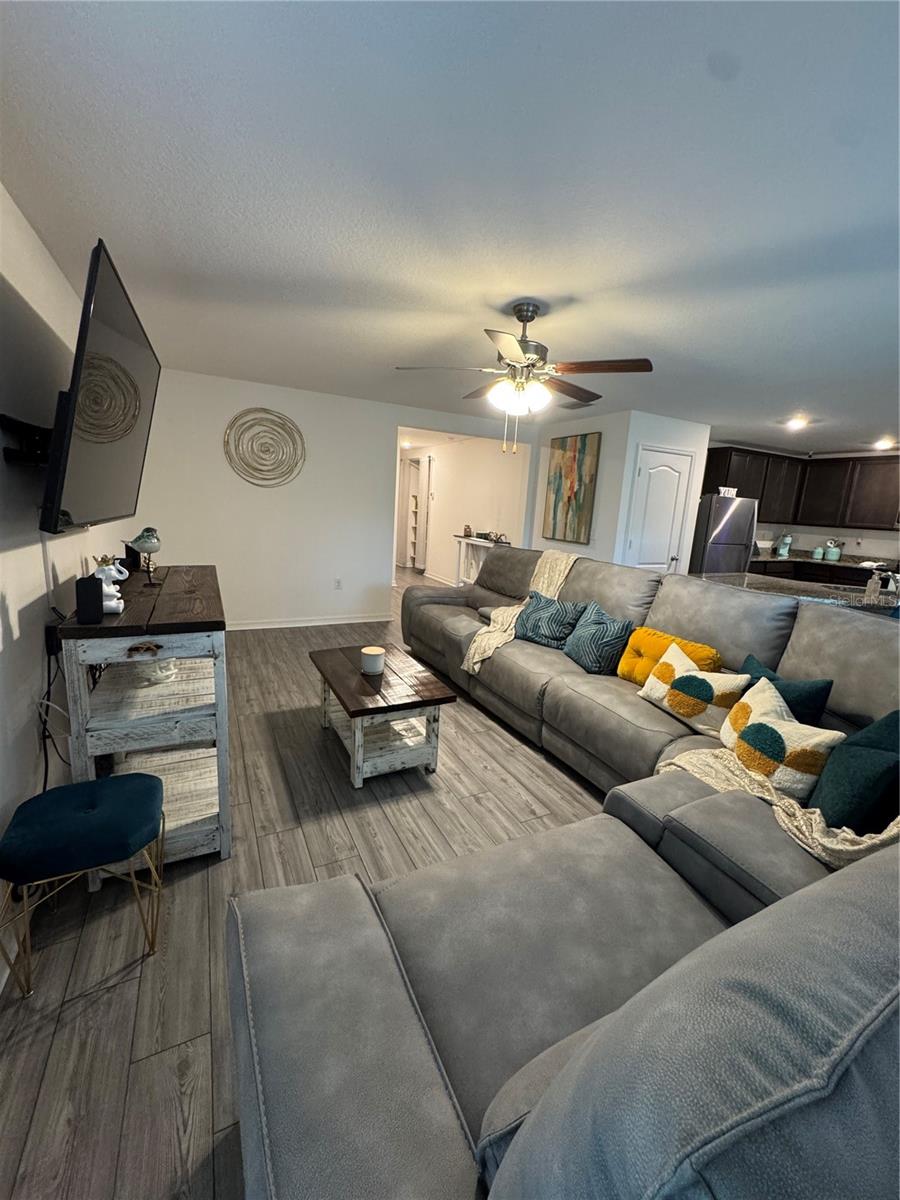 LIVINGROOM
