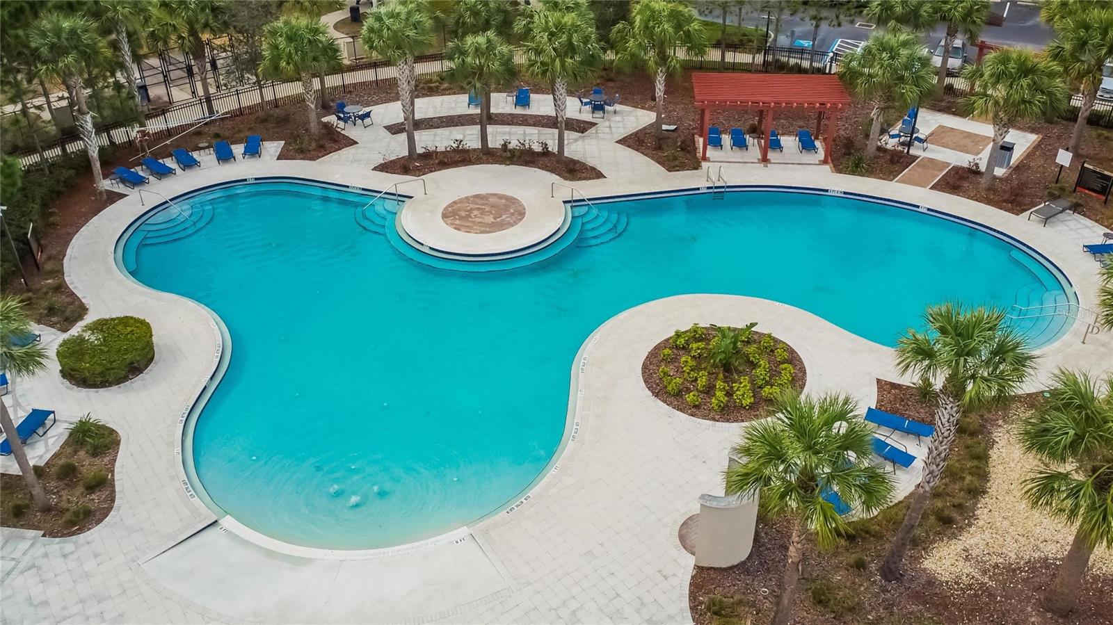 Pool arial