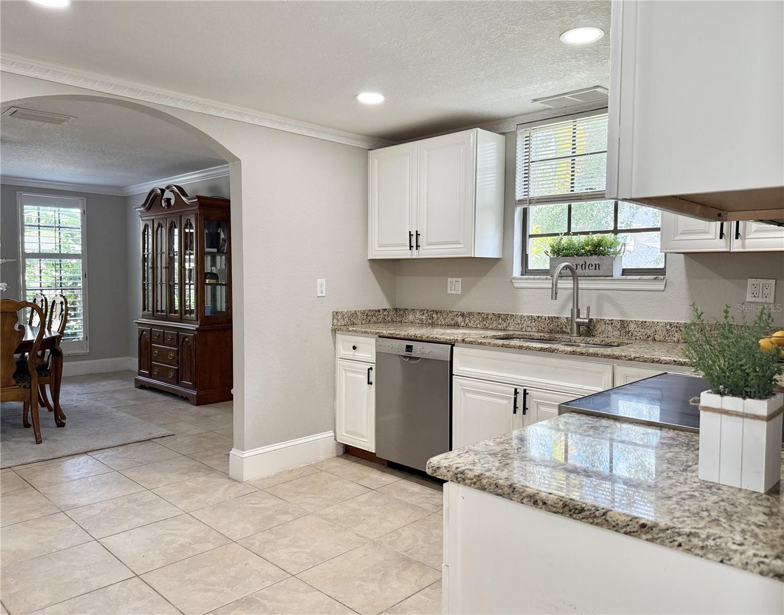 Kitchen - Light and Bright