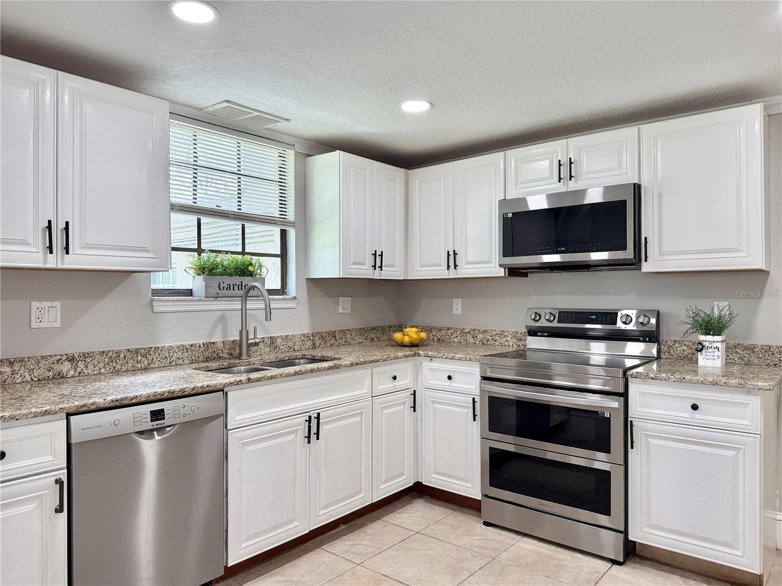 Kitchen - Double Oven
