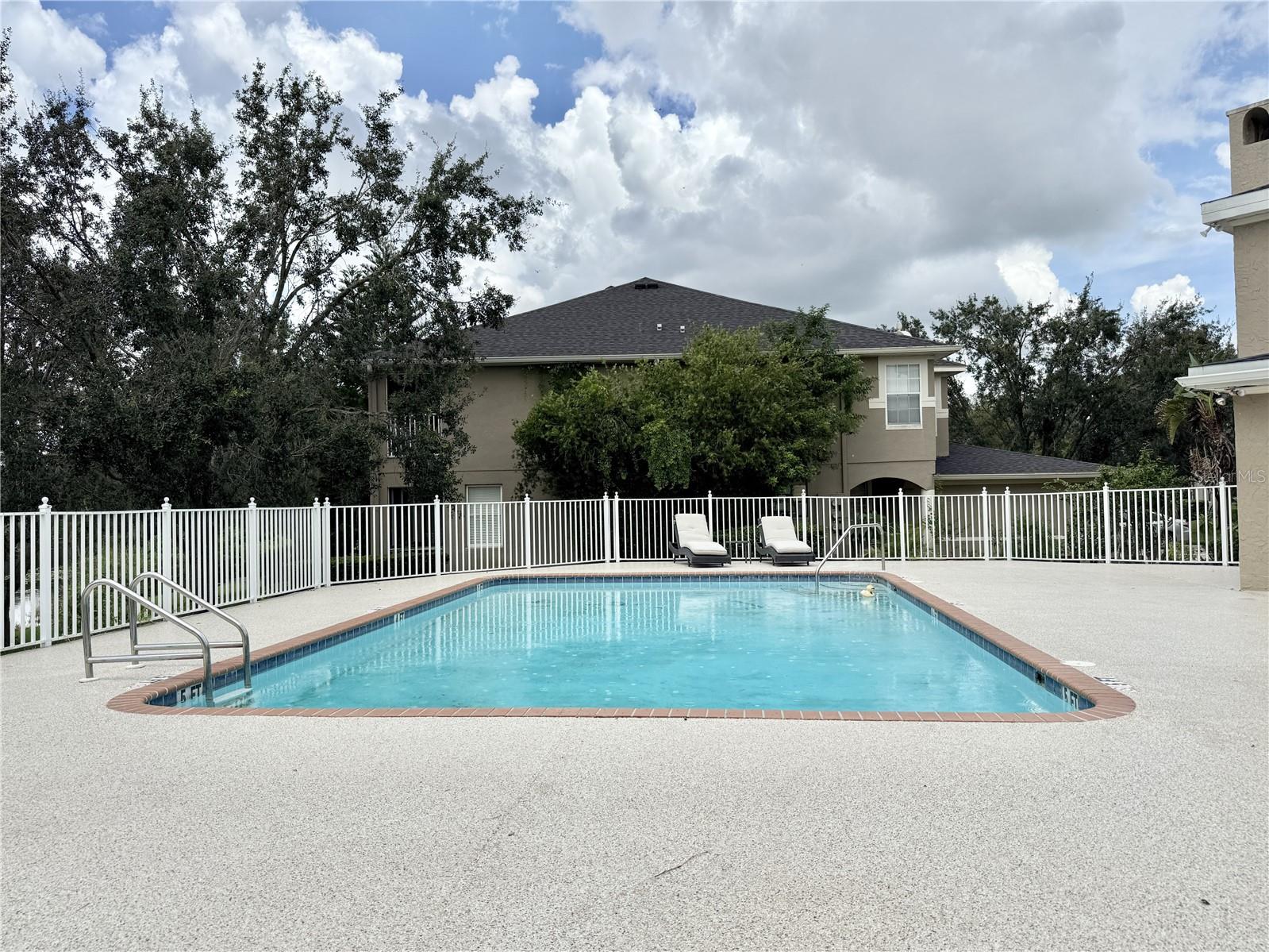 Oversize Private Pool