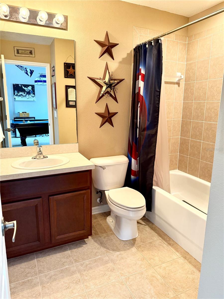 1 of 2 upstairs baths