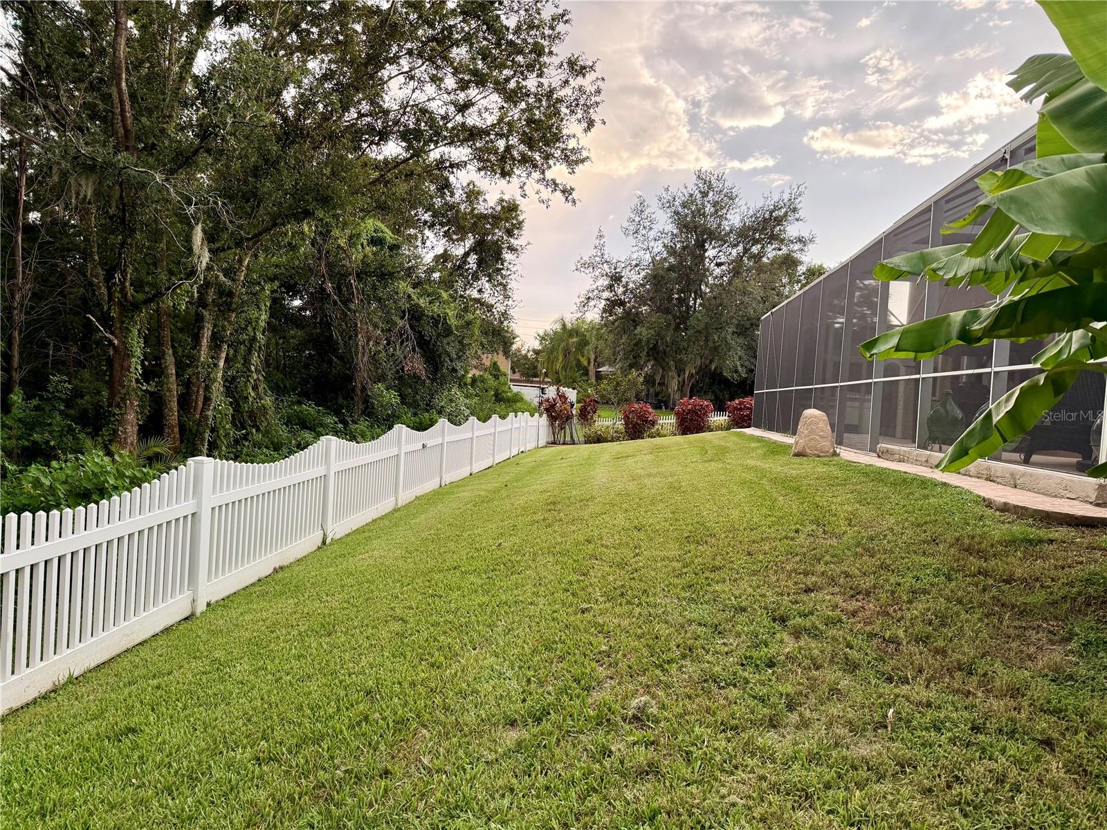 Fully fenced yard with 3 gates