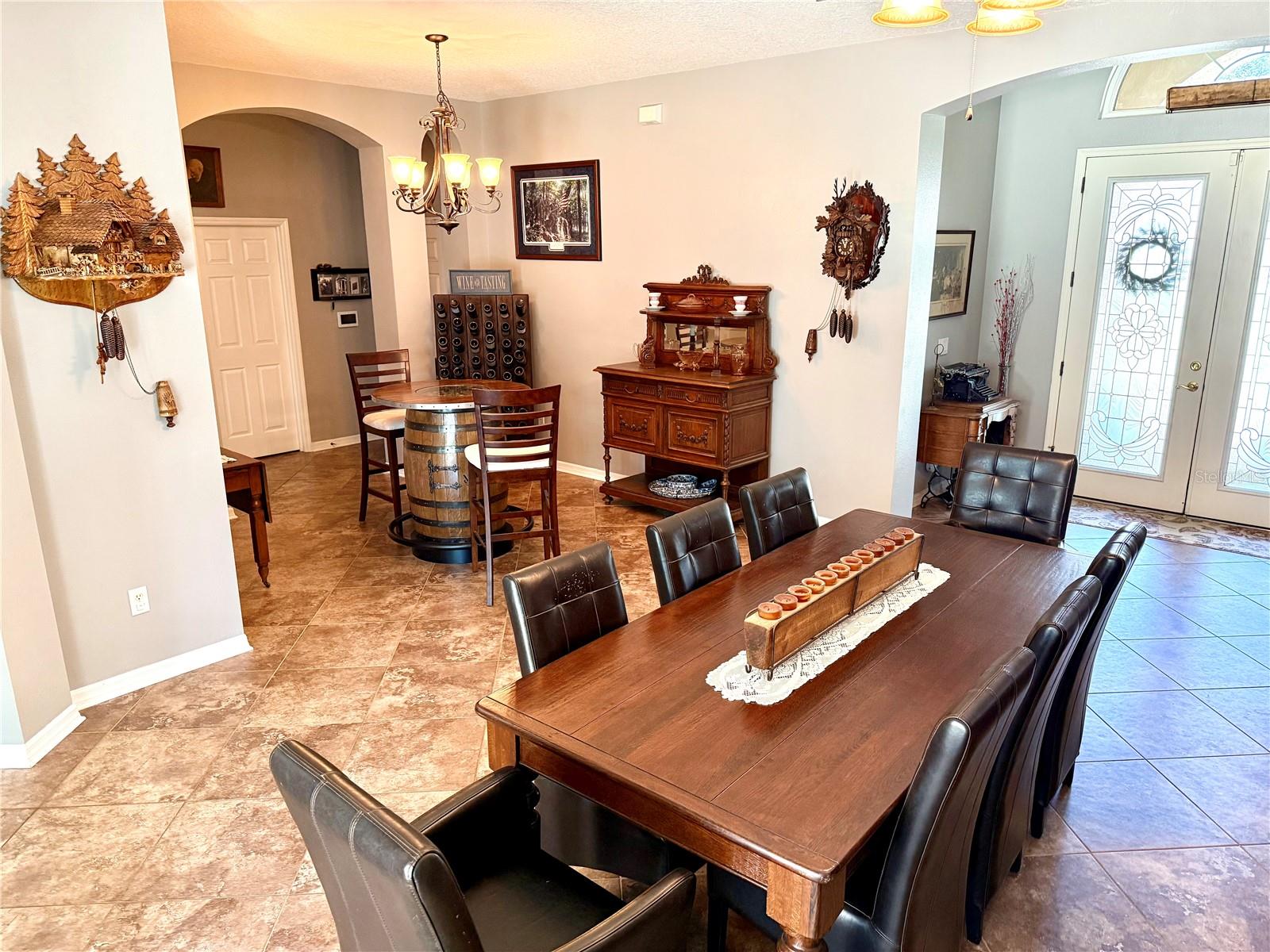Formal Living or Dining Room