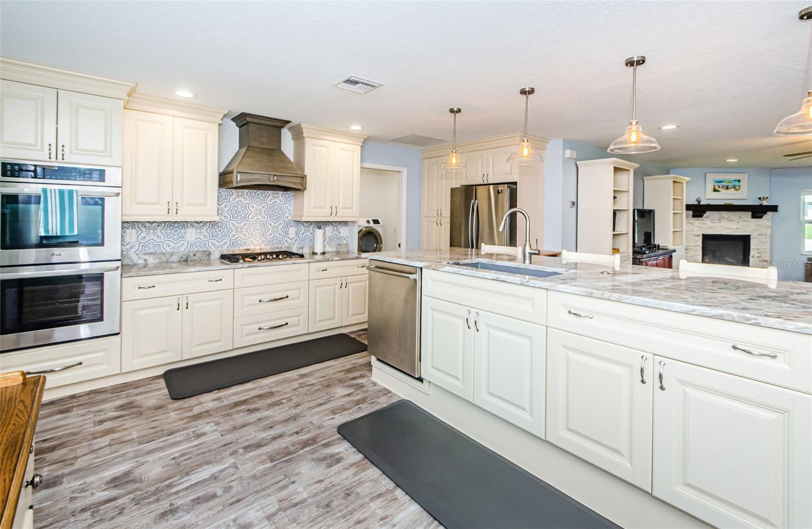 Open Kitchen