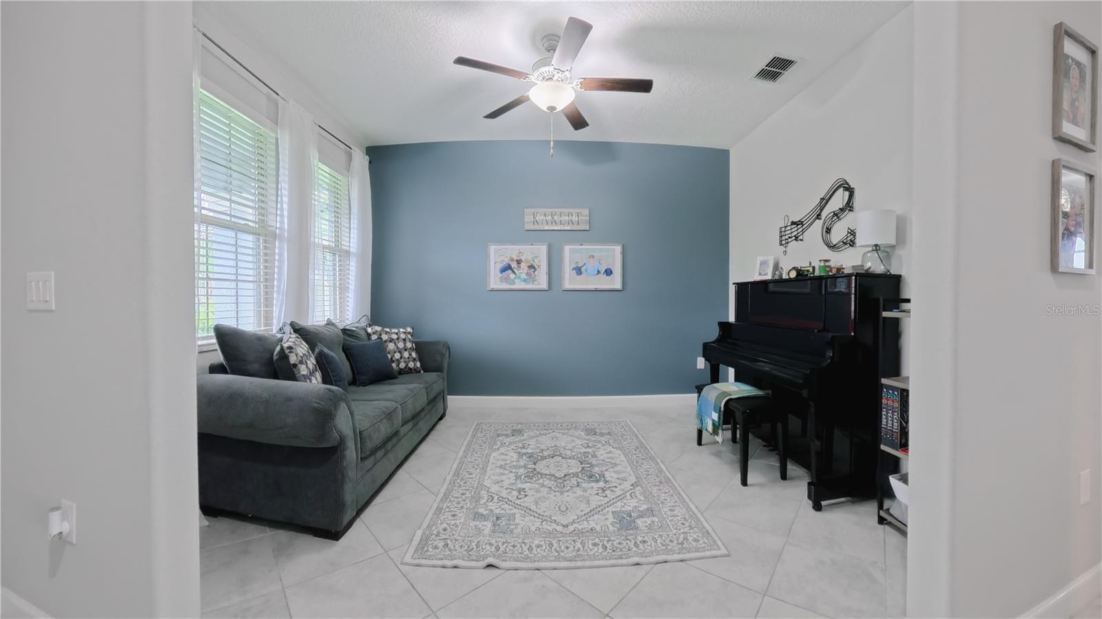DINNING ROOM / Piano Room
