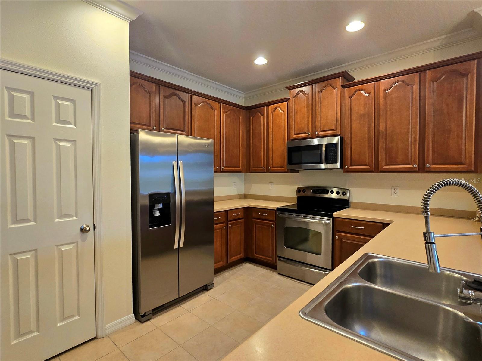 Kitchen pantry