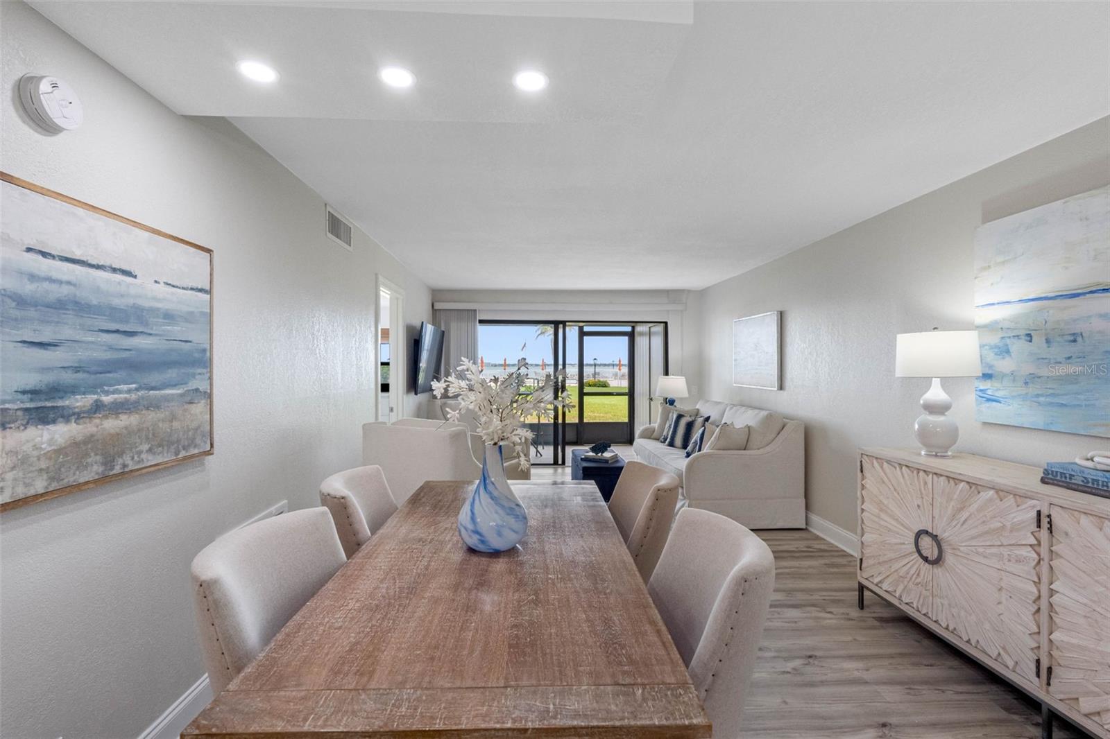 Dining Area Perfect for Family Gatherings & Entertaining