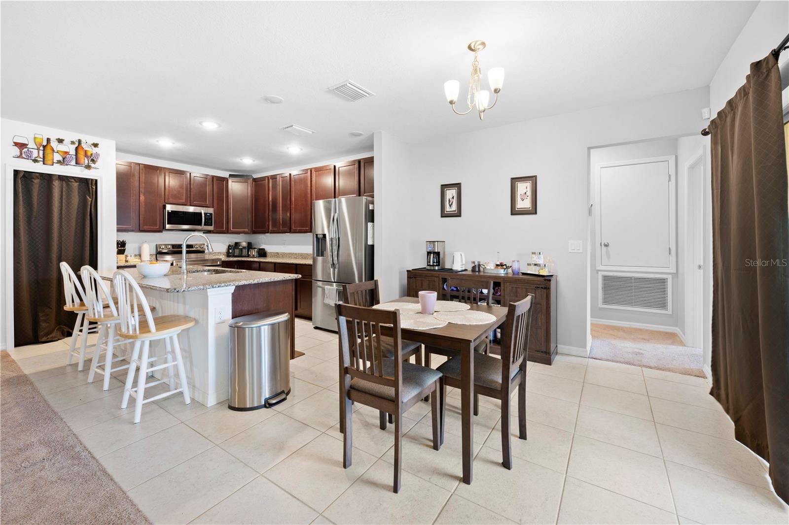 Kitchen/breakfast nook