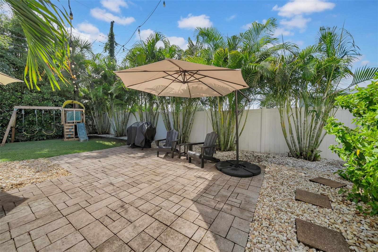 Grill area- this yard offers it all