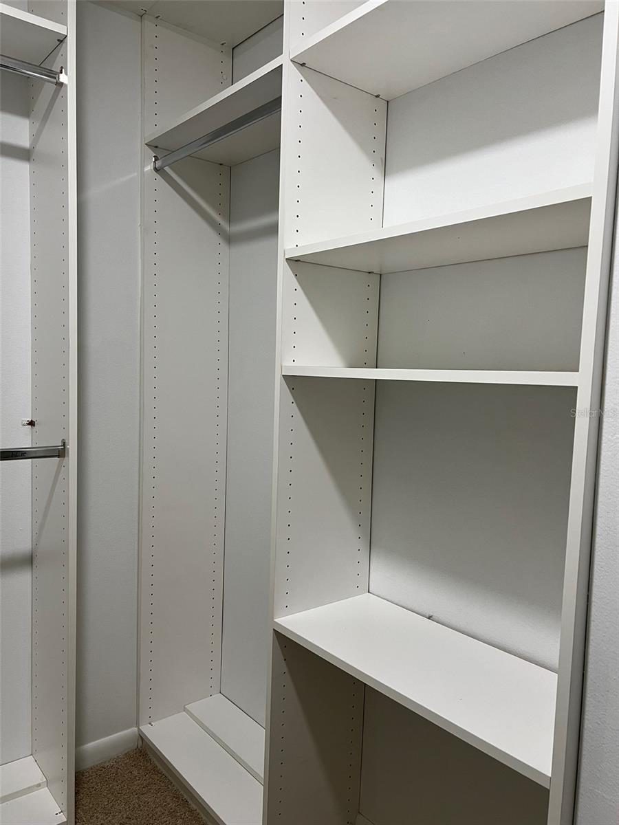 Build in cloths organize center