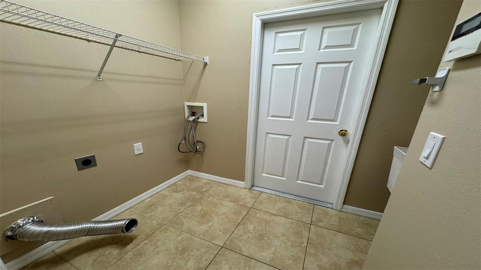 Laundry Room (2)