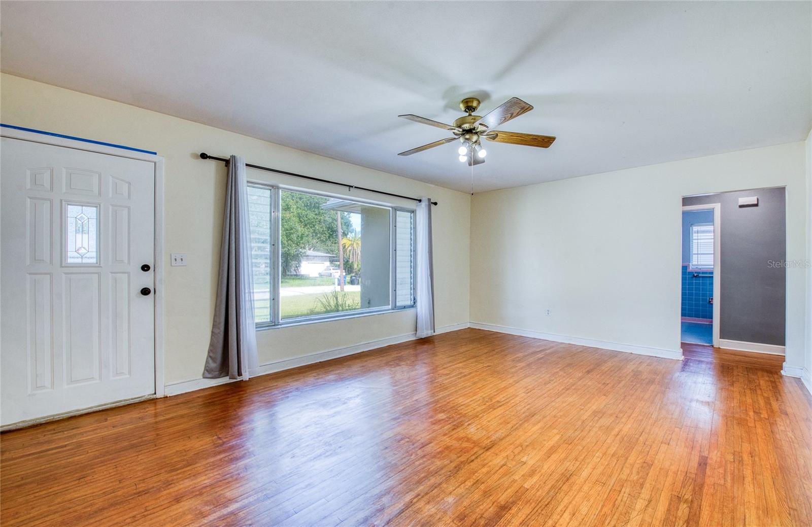 Living Room (7)