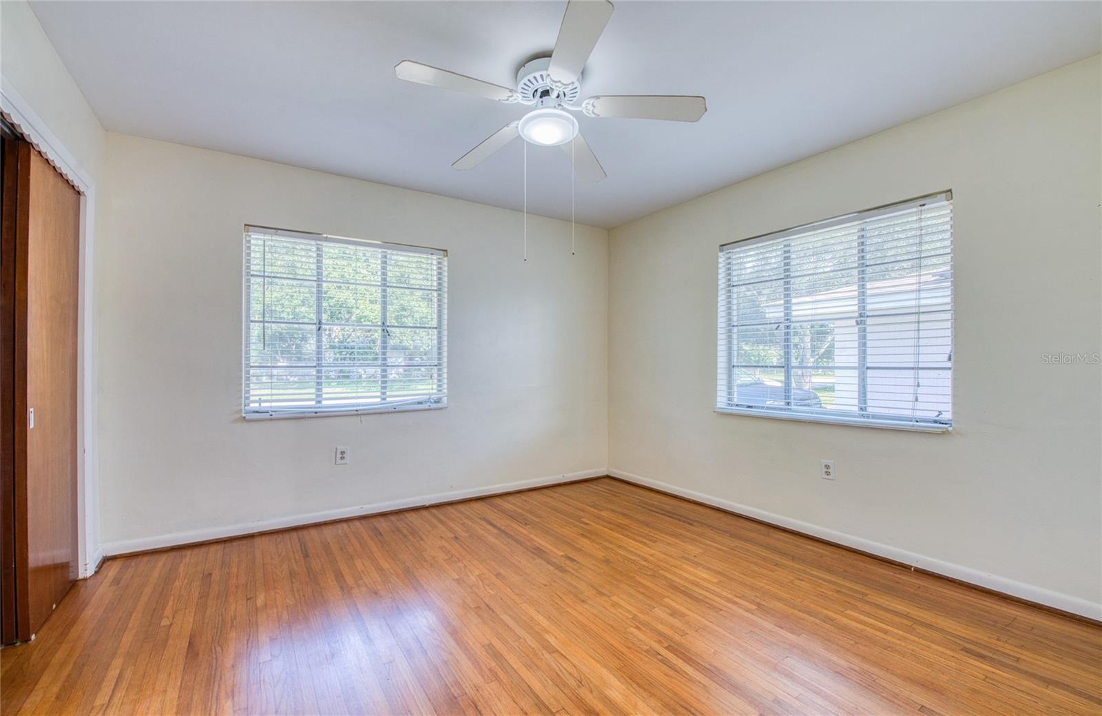 Bedroom 2 (2)