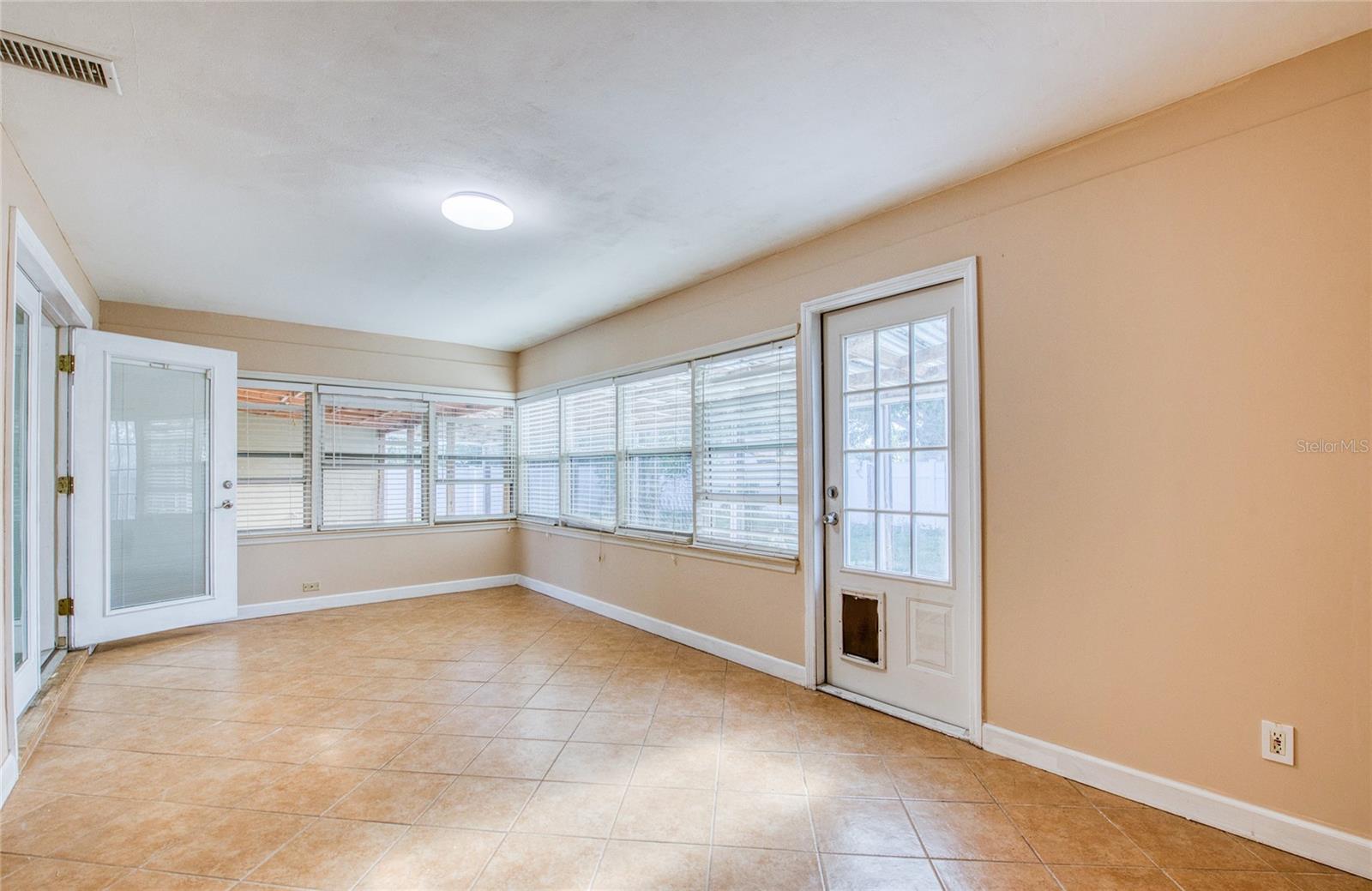Bonus Room (2)