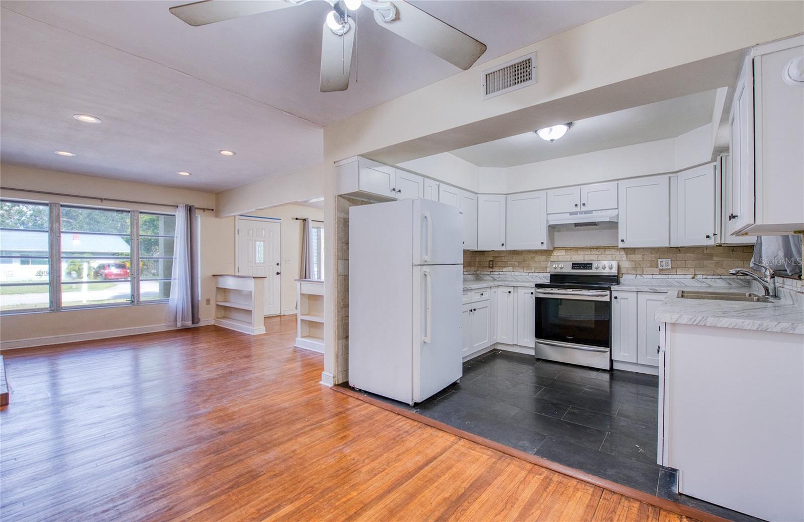 Kitchen (2)