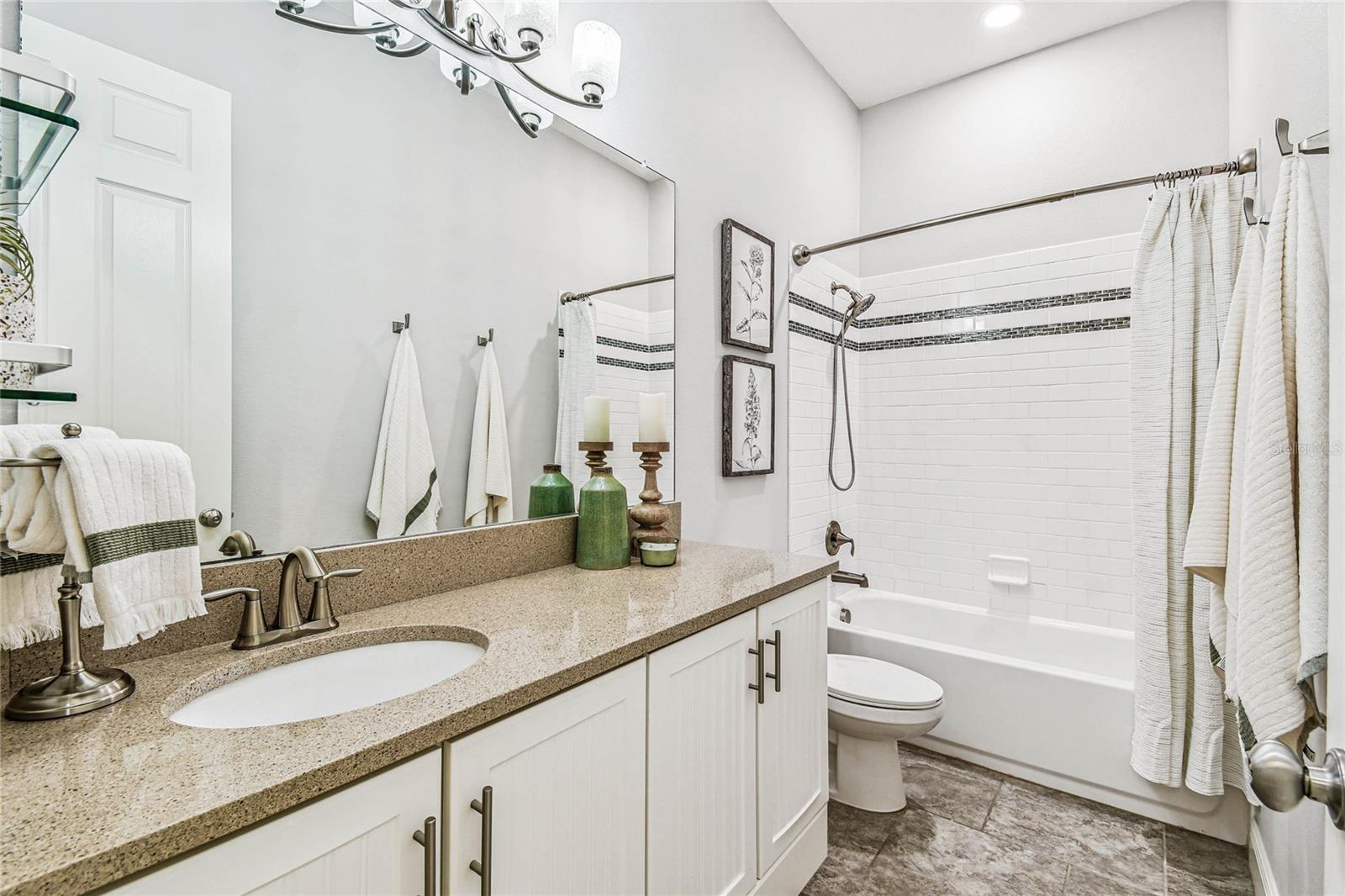 Full Bathroom 2